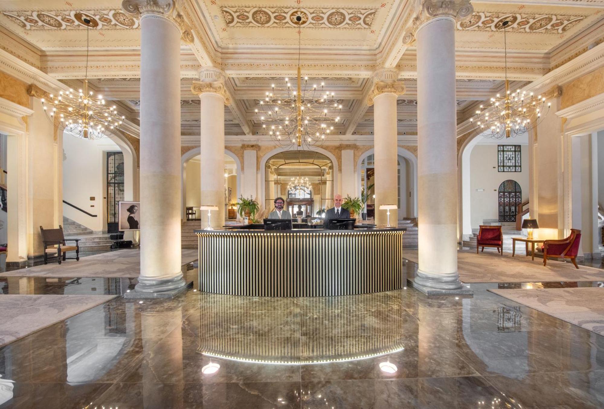 Grand Hotel Et Des Palmes Palermo Bagian luar foto The lobby of the hotel