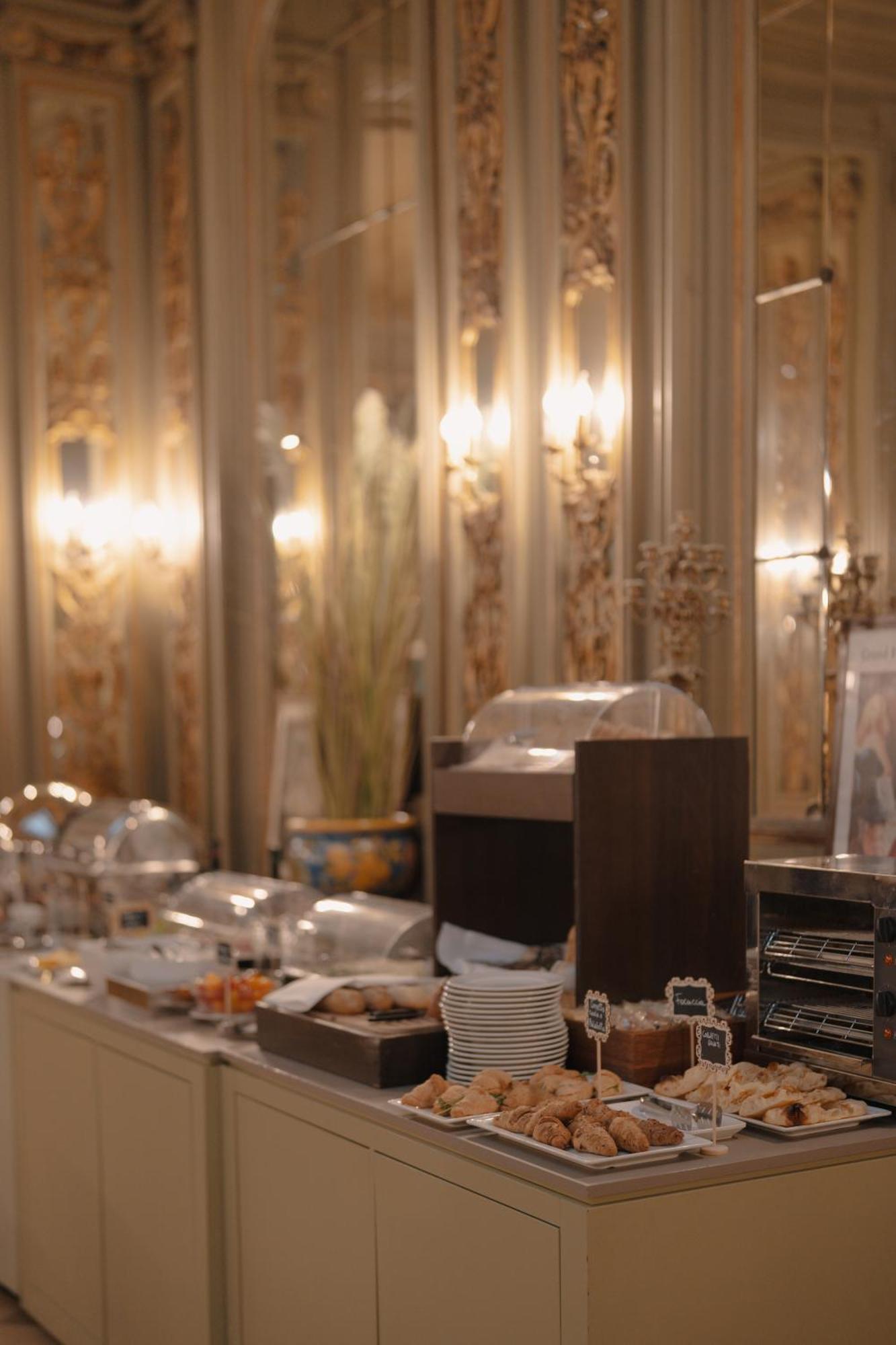 Grand Hotel Et Des Palmes Palermo Bagian luar foto